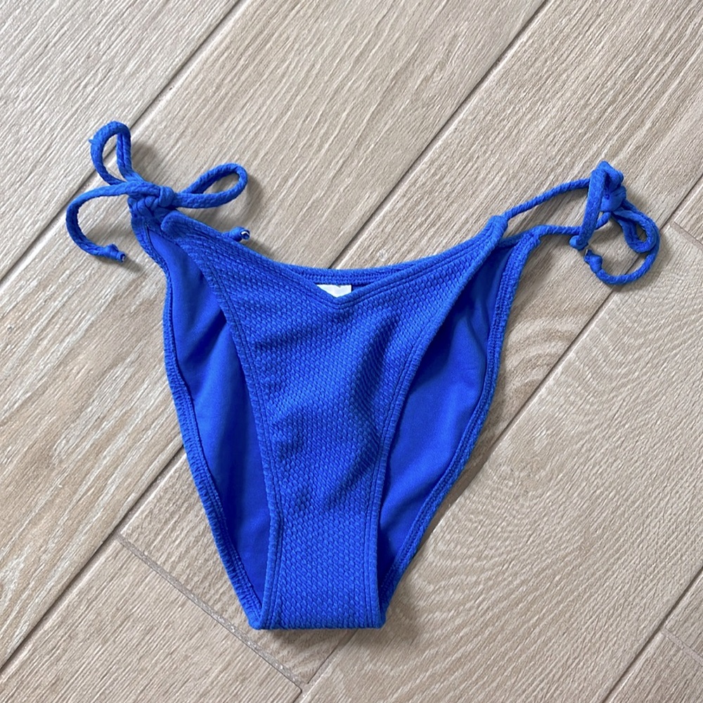 NWT Xhilaration high leg scoop waist bikini bottoms
